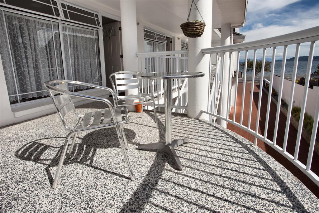 Lakeside Taupo Motel Exteriör bild